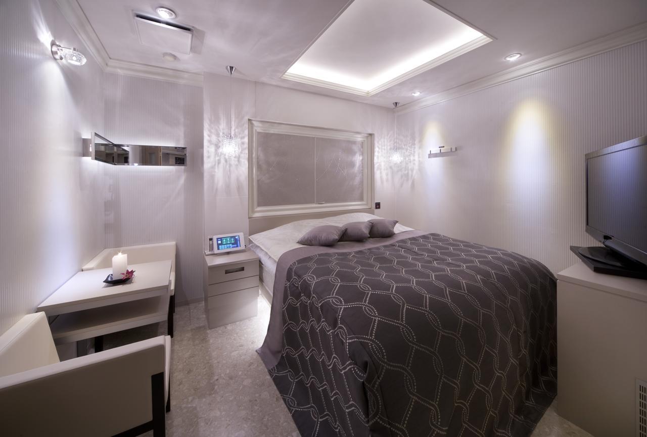 Jewel Hotel Luxury Modern (Adults Only) Miyoshi  Экстерьер фото